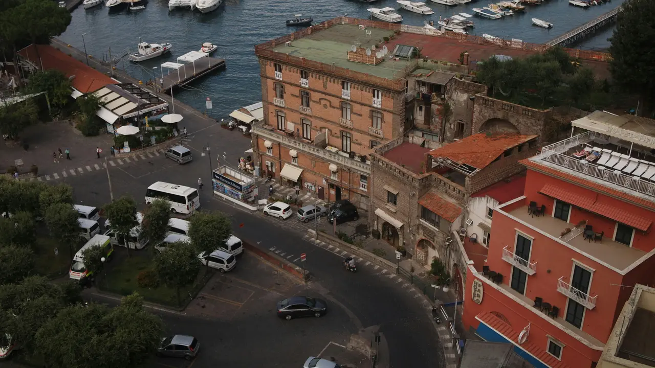 Sorrento Town Exploration Loop